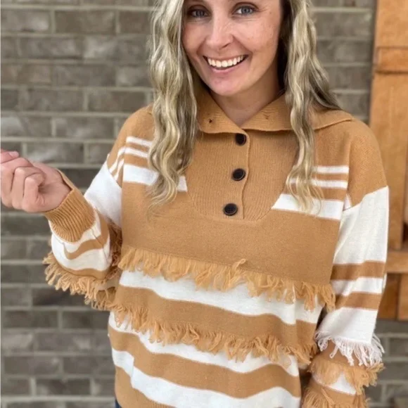 New Easel Camel Button Mock Collar Neckline Fringe Sweater Pullover Small - Picture 2 of 6
